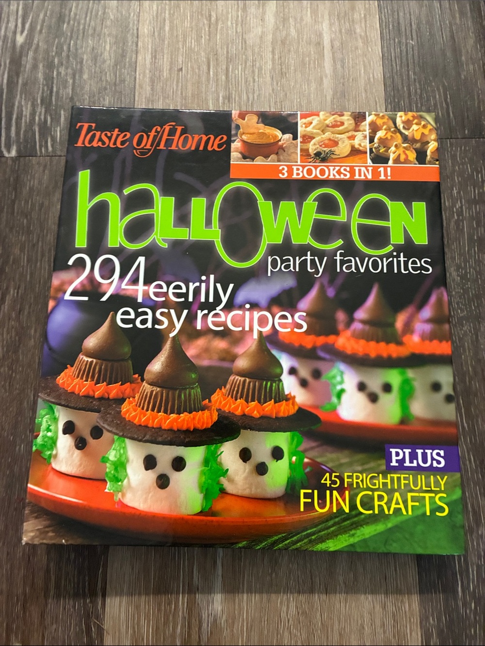Taste of Home Halloween Party Favorites Cookbook - Black, Green & Orange